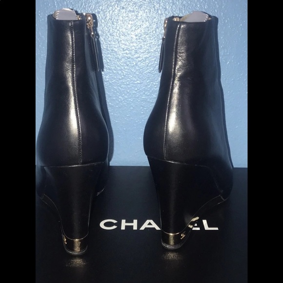 Chanel - Picture 2 of 10